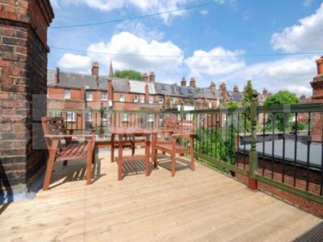 			Fantastic Flat With Terrace, 3 Bedroom, 1 bath, 1 reception Flat			 Harberton Road, Archway